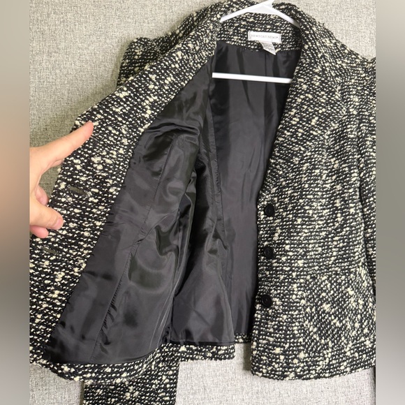 Newport News Black and Ivory Pebbled Tweed Wool Blend Blazer Size 6 - Picture 2 of 7